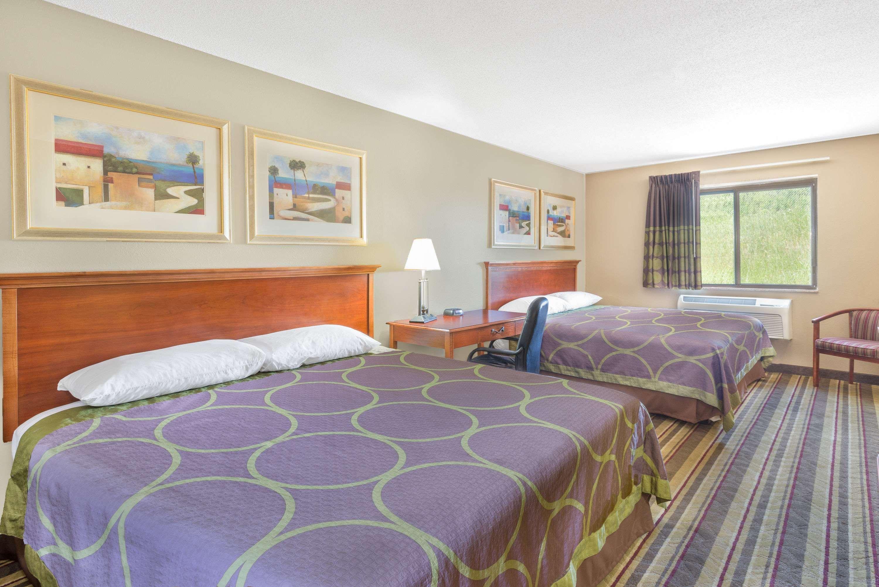 Super 8 By Wyndham Tilton/Lake Winnipesaukee Extérieur photo