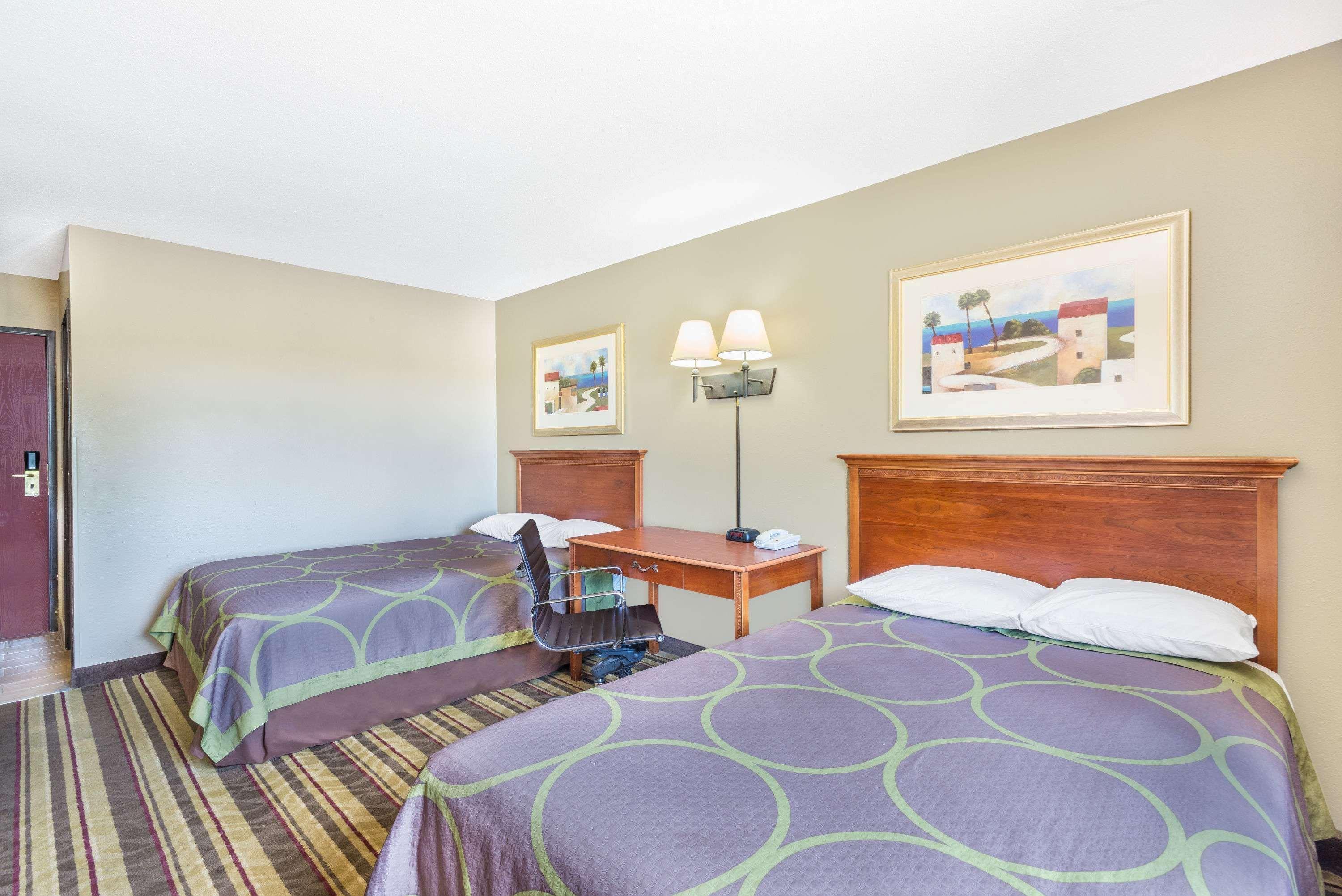 Super 8 By Wyndham Tilton/Lake Winnipesaukee Extérieur photo