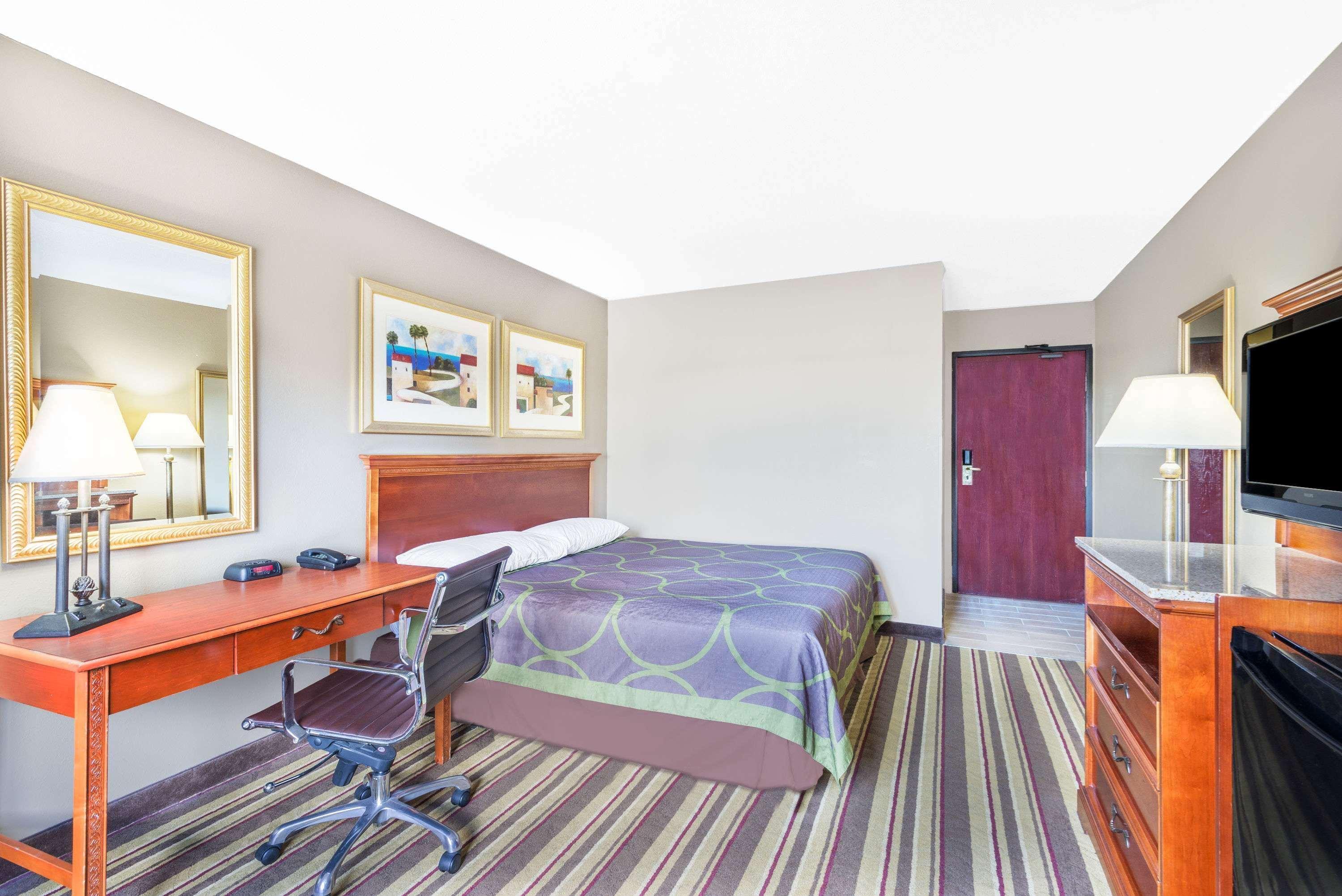 Super 8 By Wyndham Tilton/Lake Winnipesaukee Extérieur photo