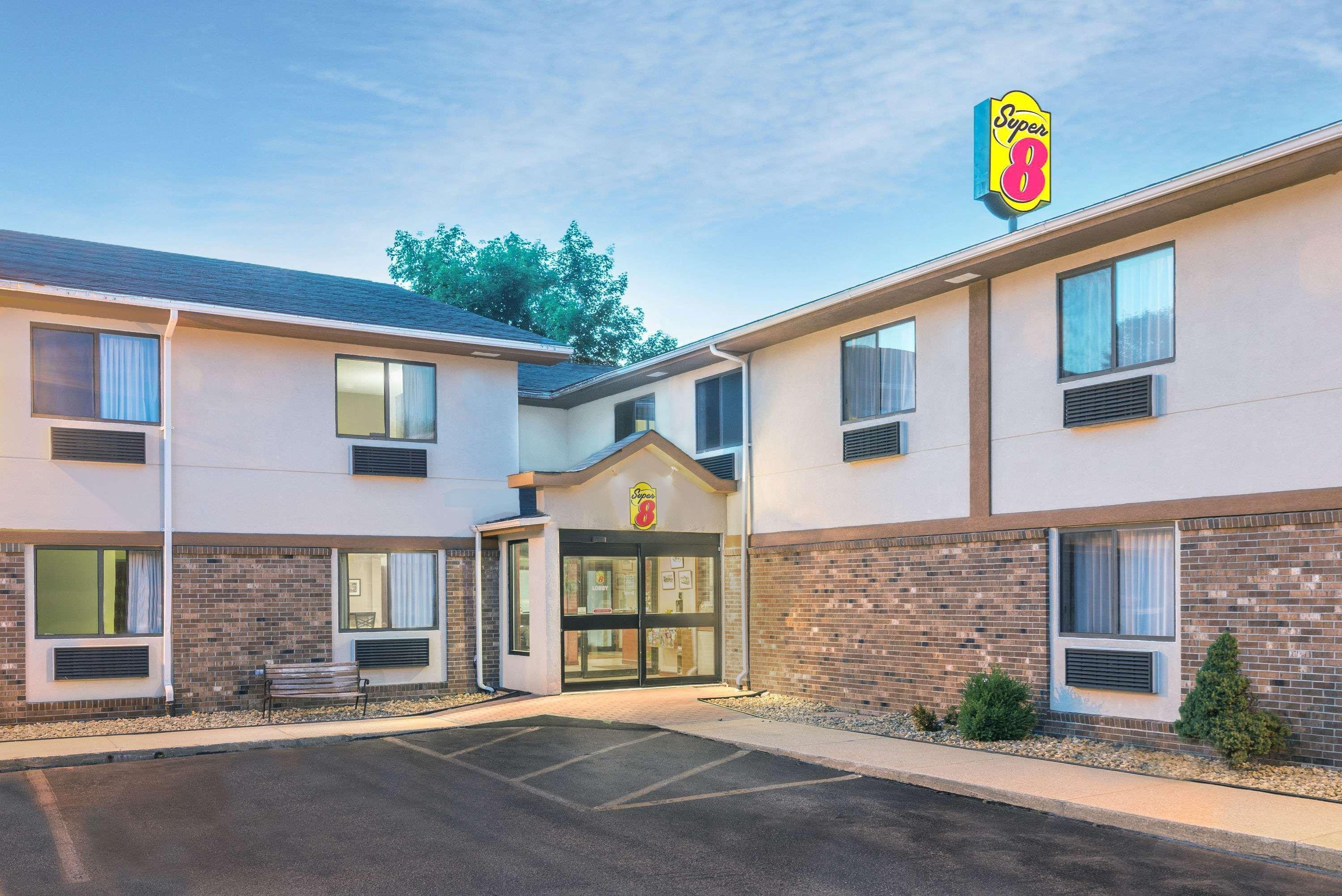 Super 8 By Wyndham Tilton/Lake Winnipesaukee Extérieur photo