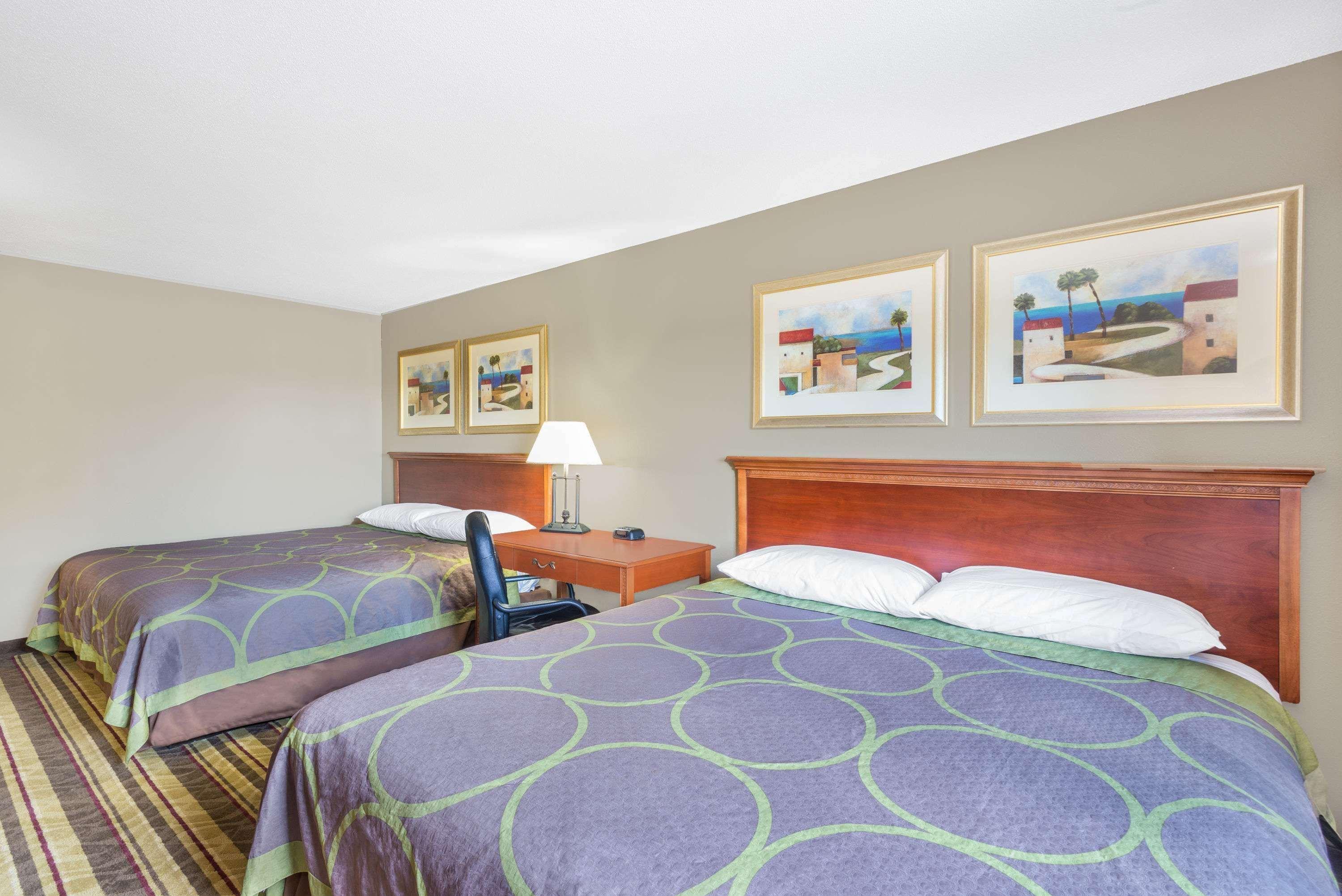 Super 8 By Wyndham Tilton/Lake Winnipesaukee Extérieur photo