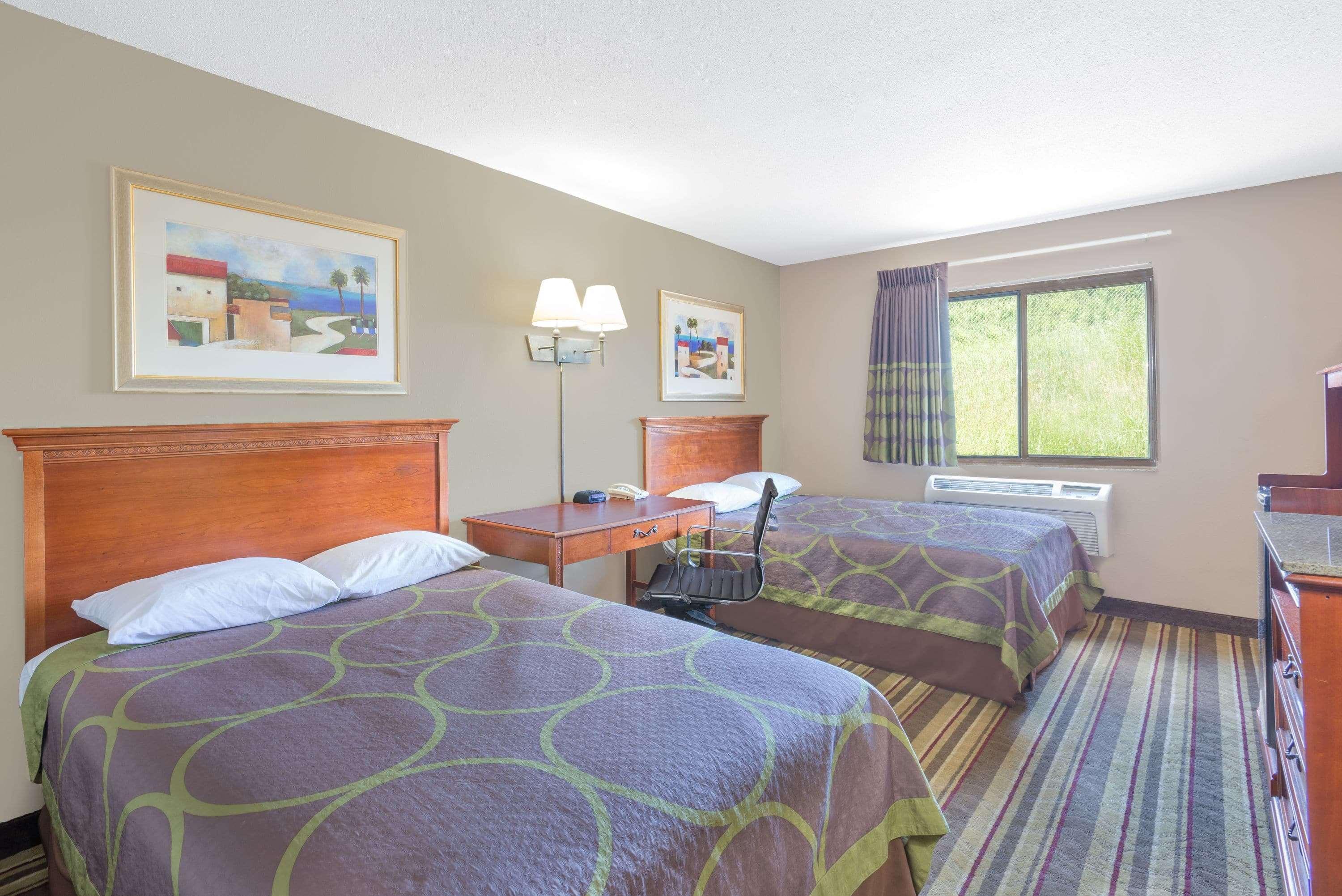 Super 8 By Wyndham Tilton/Lake Winnipesaukee Extérieur photo