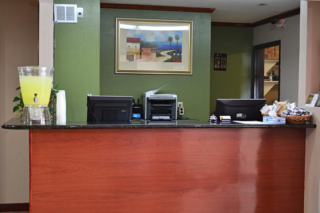 Super 8 By Wyndham Tilton/Lake Winnipesaukee Extérieur photo
