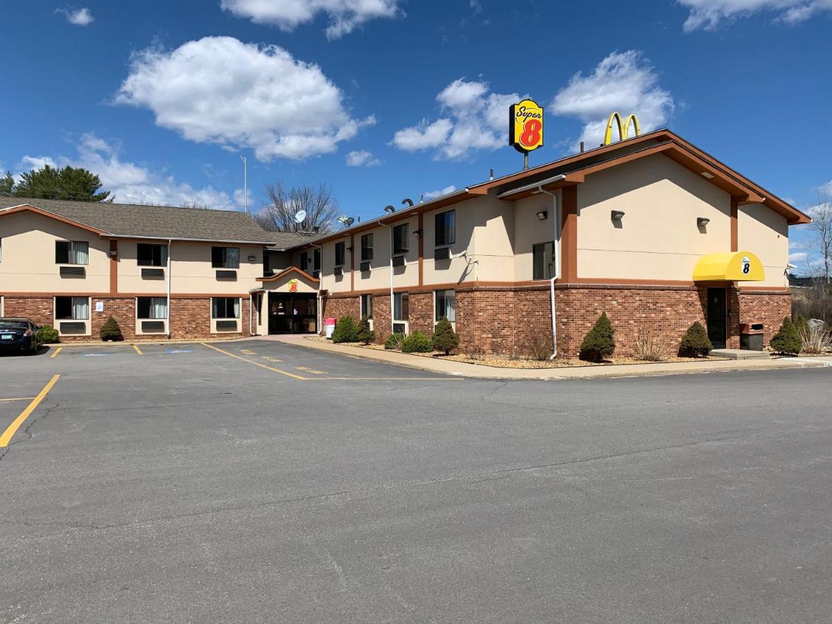 Super 8 By Wyndham Tilton/Lake Winnipesaukee Extérieur photo