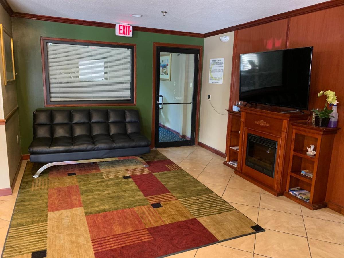 Super 8 By Wyndham Tilton/Lake Winnipesaukee Extérieur photo